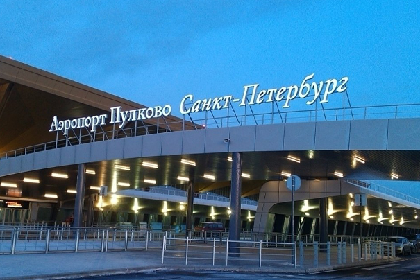 Реклама в аэропорту Пулково