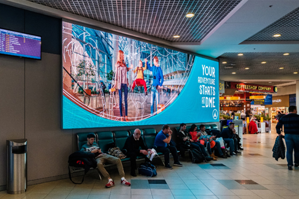 Expansion of the digital screens network at airports in Russia