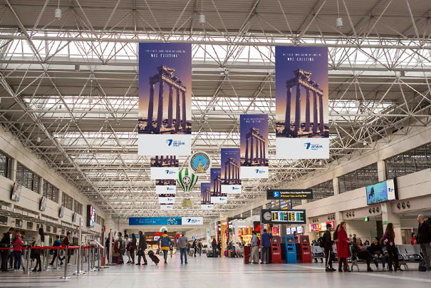 Размещение рекламы на флагах (подвесных баннерах) в аэропорту в Анталии