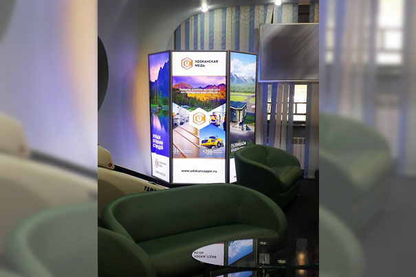 Размещение рекламы на пилларсах в аэропорту в Чите