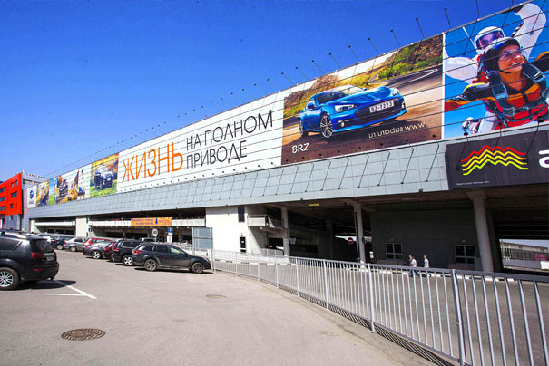 Реклама на фасадах терминалов Аэроэкспресс в Москве
