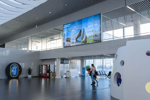 Размещение рекламы на световых коробах в аэропорту в Саратове