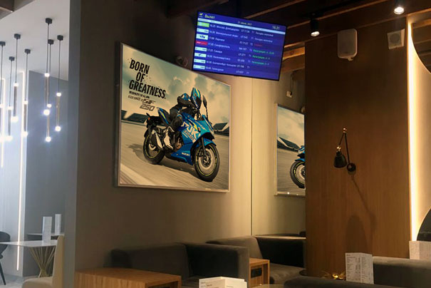 Реклама на световых коробах в бизнес зале аэропорта в Уфе